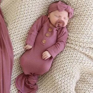 CADEN LANE BOYSENBERRY WAFFLE BAMBOO NEWBORN BABY KNOT GOWN & HAT SET & BOW